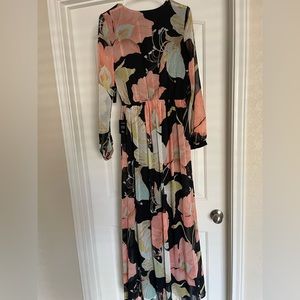 ✨Lulus✨ Black Floral Long-Sleeve Dress👗✨